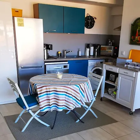 1br T2 54m2 Onde Marine 2nd Floor Lift Wifi Ac Parking Apartment